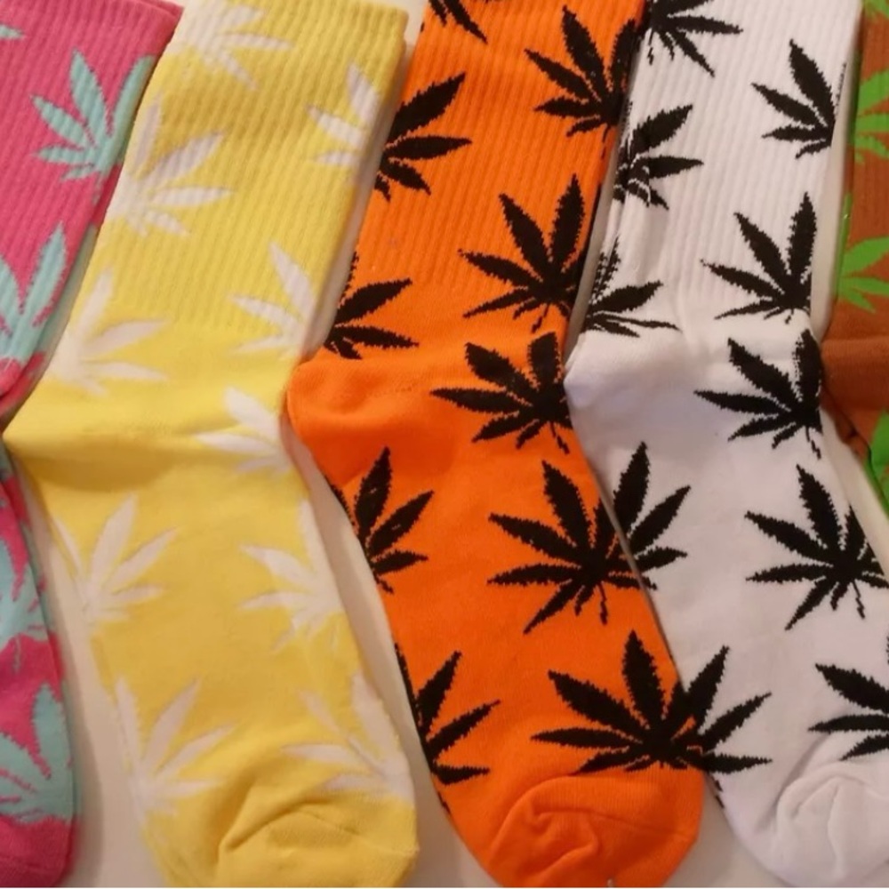Two Pair of Pot Leaf Crew Length Pot Leaf Socks Brand New!! - Picture 9 of 13